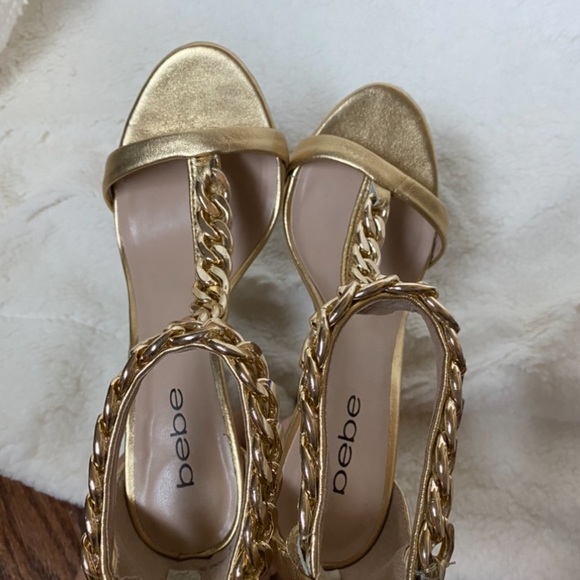 BEBE GOLD “SHIREEN” HEELS WITH GOLD CHAIN-LINK - Picture 6 of 11